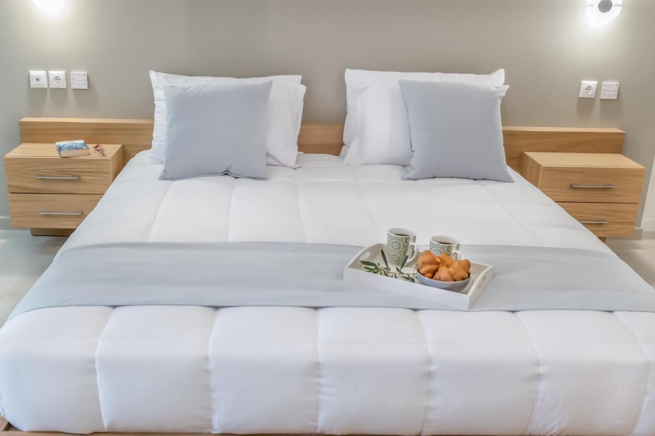 Lilium Luxury Suites Agia Marina Екстериор снимка