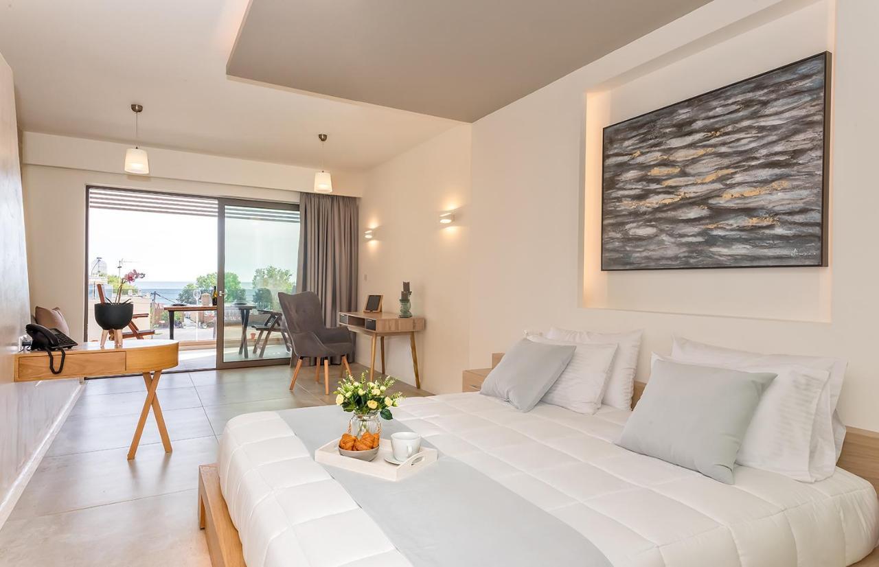 Lilium Luxury Suites Agia Marina Екстериор снимка