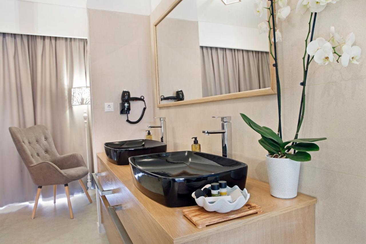 Lilium Luxury Suites Agia Marina Екстериор снимка